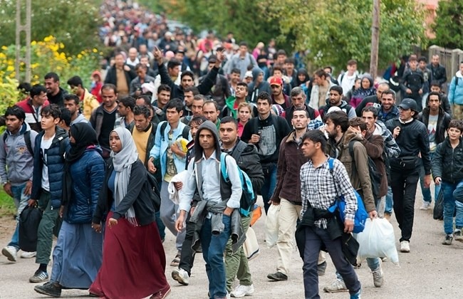 12,220 Refugees Enter Austria