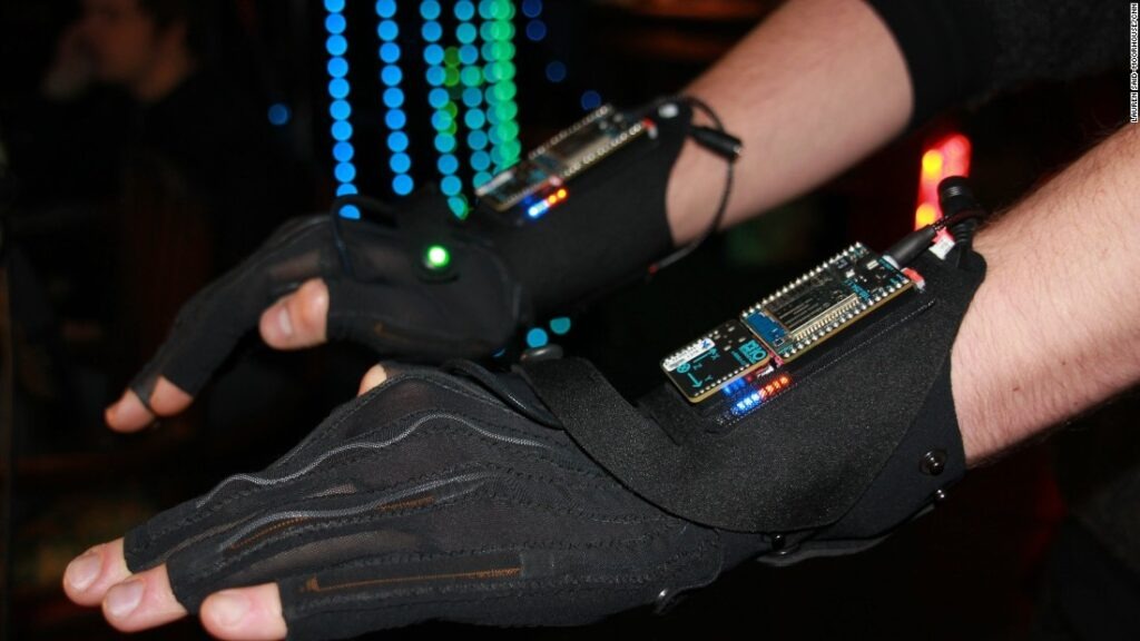 Heap's sci-fi gloves