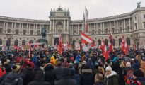 Vienna Monday of Resistance protest 2026 105000 people austerity rally Rathausplatz Christian Stocker.