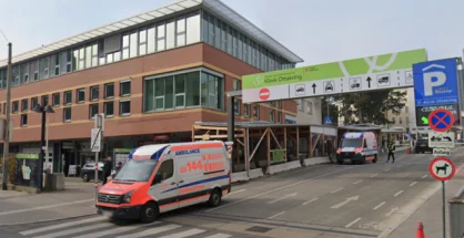 Healthcare workers protesting for improved staffing levels at Klinik Ottakring in Vienna.