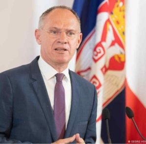 Austrian Interior Minister Gerhard Karner presenting the 2025 deportation and migration statistics in Vienna.