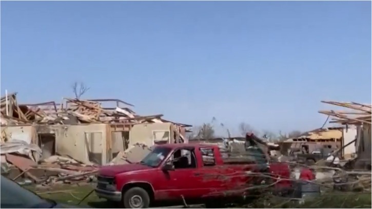 Tornado Leaves 25 Dead in Mississippi