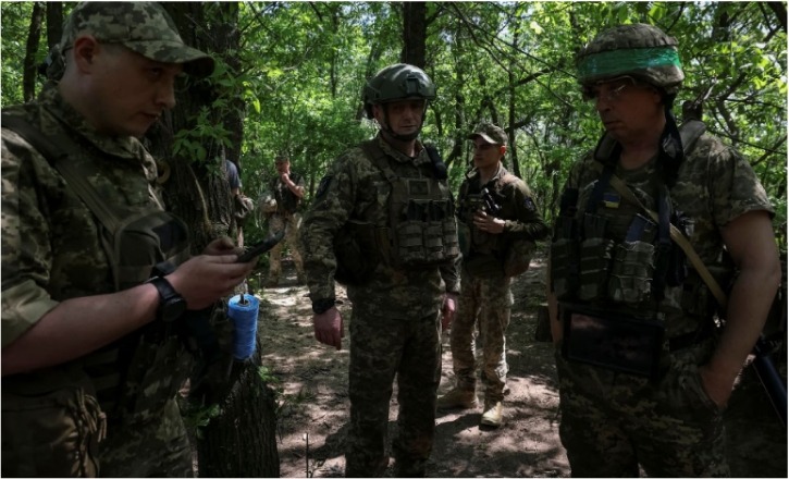 Ukrainian Troops Advance as Russian Forces Retreat