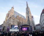 Vienna Silvesterpfad Kick-off: City Hall Square Buzzing as Acts Begin