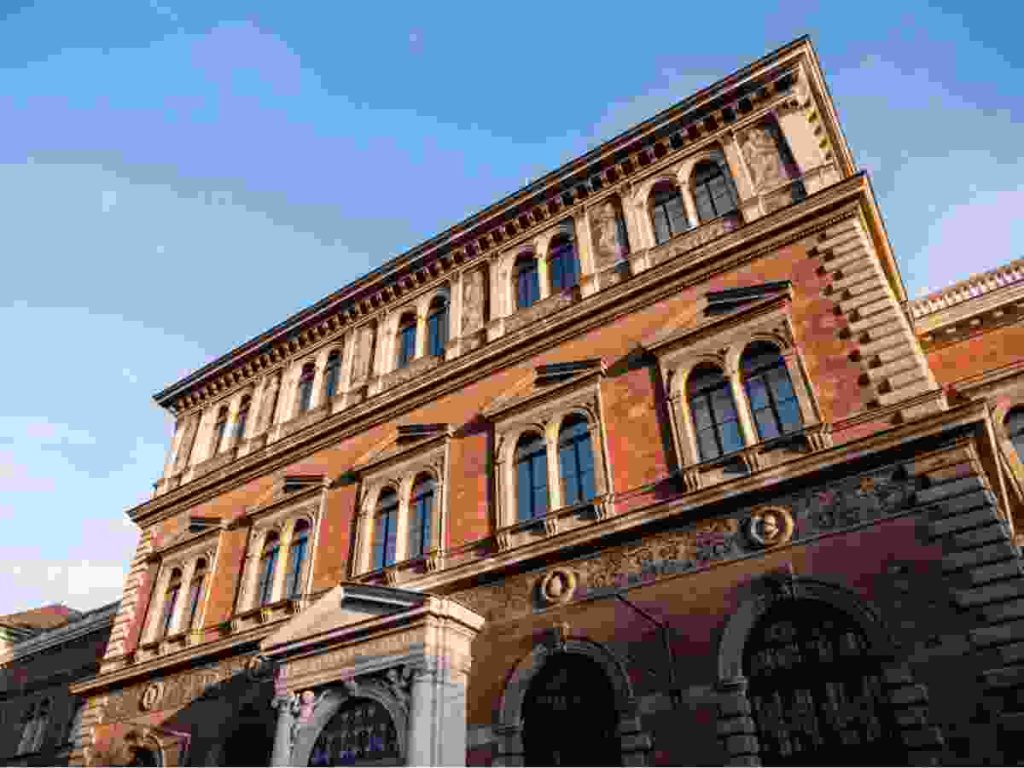 Vienna Museum Heist: Queen Nazli $4.3M Necklace Stolen