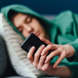 Austria prepares to ban social media access for children under the age of 14 starting in the 2026/2027 school year.